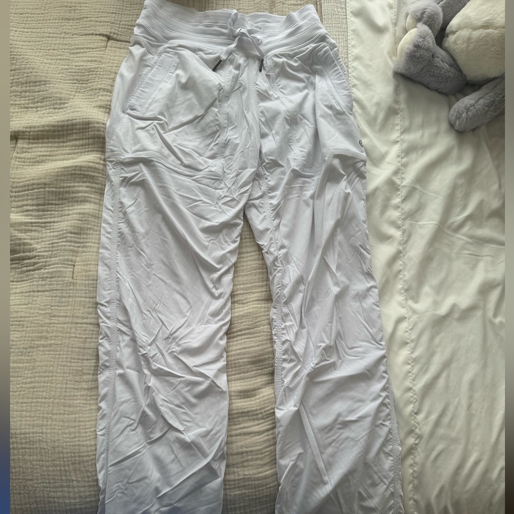White Mid Rise Dancer Pant size 4 LULU